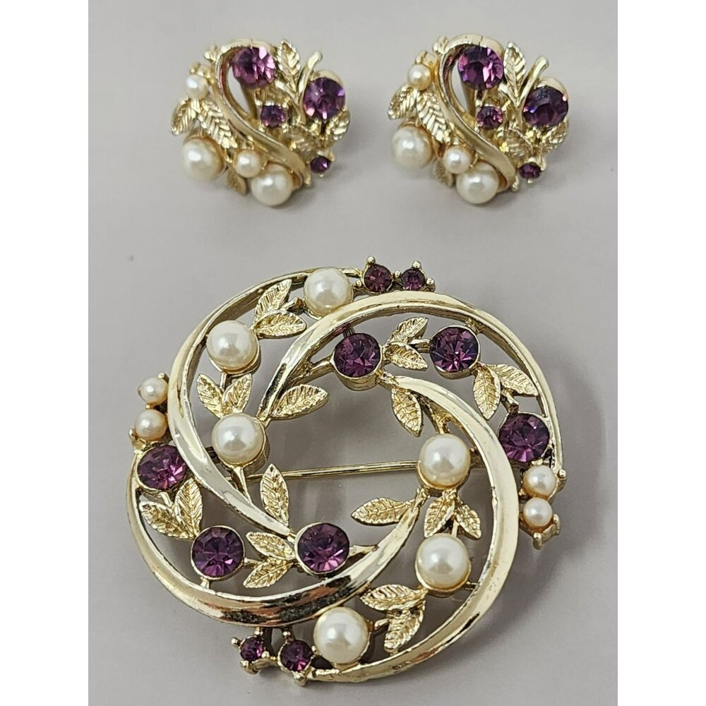 Vintage Lisner Gold Tone Costume Pin & Earrings With Faux Pearls & Purple Stones